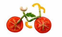 ¿Qué alimentos debe comer un ciclista? Consejos de nutrición deportiva