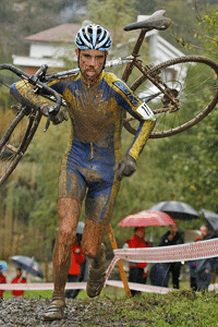 Los obstáculos del ciclocross: arte y técnica combinados