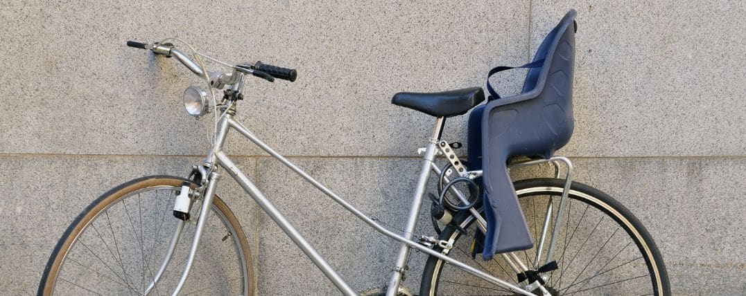 Portabebés para bicicletas, sillas y remolques ¿Cómo transportar a niños?