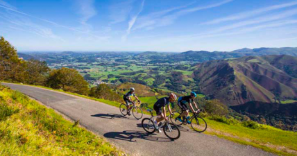 Los grandes profesionales del ciclismo español se dan cita en la tercera edición de ‘Educando con el Ciclismo’