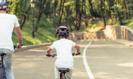 Cómo motivar a los hijos para hacer ciclismo con los padres
