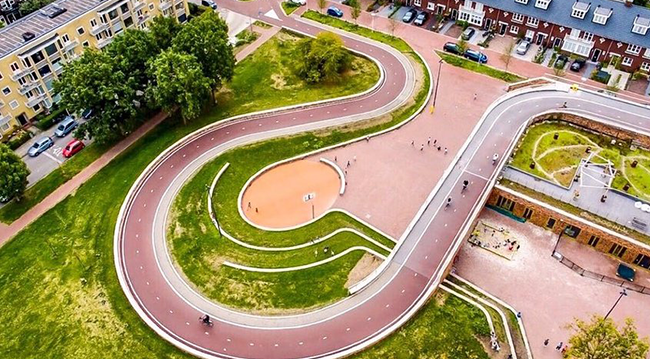 Países Bajos, modelo del transporte en bicicleta urbana