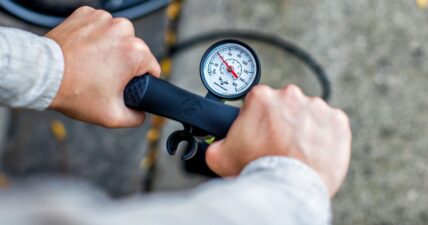 ¿Cuál es la presión de las ruedas de bici carretera ideal?