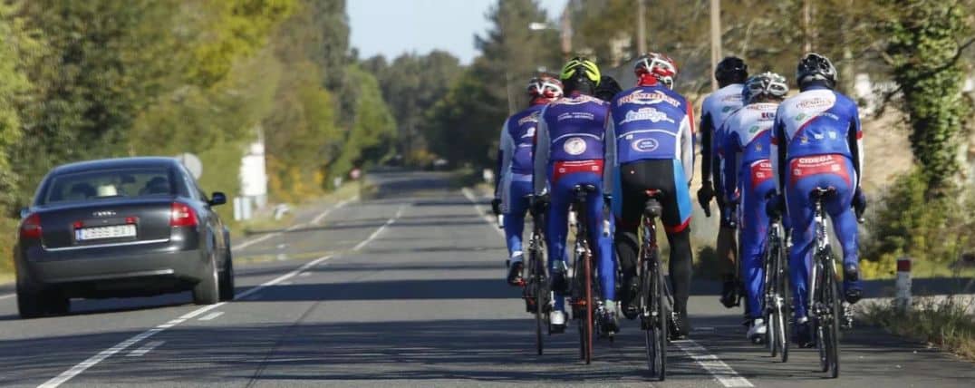 Normativas para ciclistas en carretera según la DGT