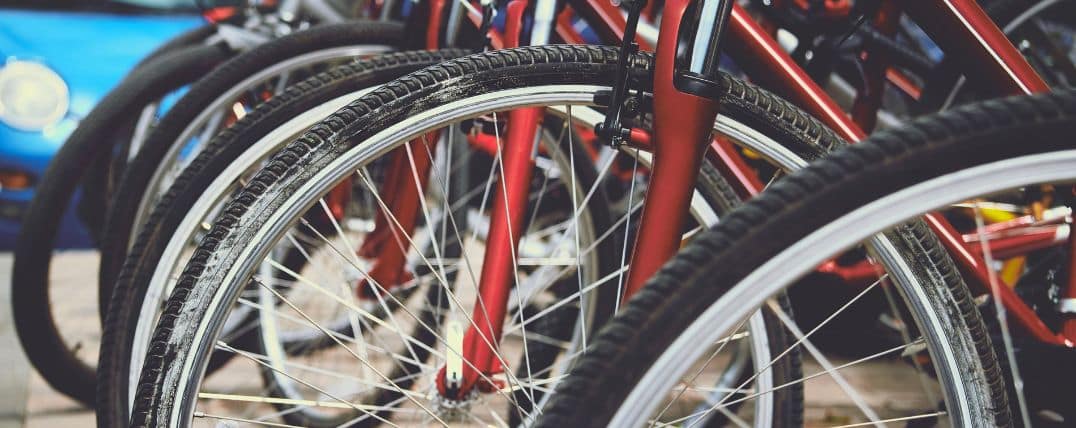 ¿Cuál es la presión adecuada de las ruedas de la bicicleta?