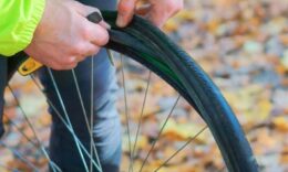 ¿Cómo reparar un pinchazo de bicicleta?