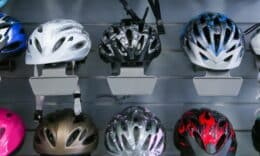 ¿Es obligatorio llevar casco en bici?
