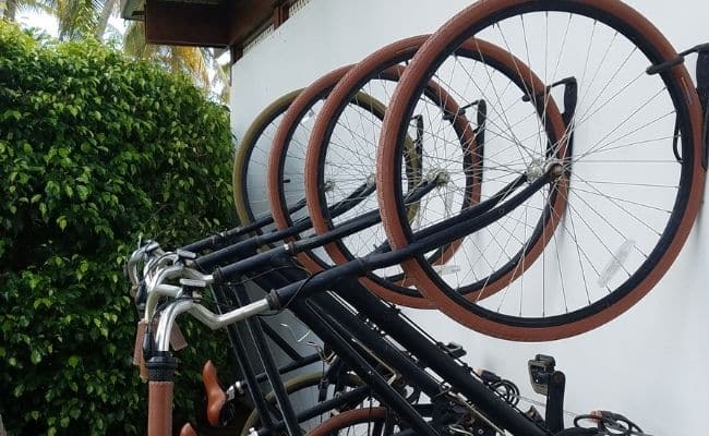 Colgar tu bicicleta es un gran modo de optimizar espacio en casa.